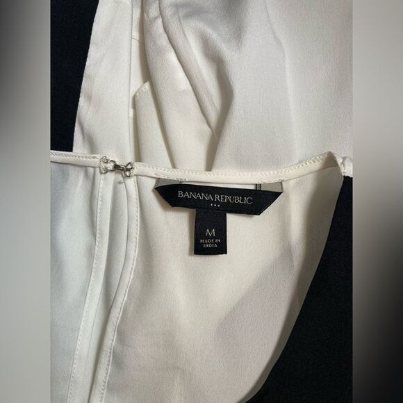 Banana Republic black and white sleeveless blouse - Picture 2 of 5